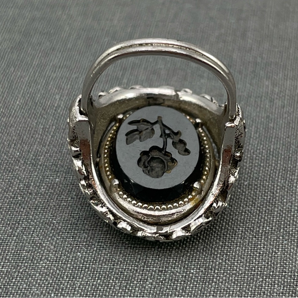 Vintage Sarah Coventry Reversible Peking Glass & Intaglio Cameo Hematite Ring 8 - Picture 7 of 8